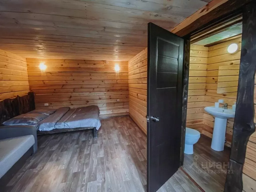 Комната Алтай, Чемальский район, с. Чемал Тополиная ул., 39 (20.0 м) - Фото 1