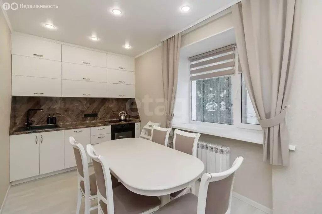 3-комнатная квартира: Тюмень, 6-й микрорайон, улица Валерии ... - Фото 1