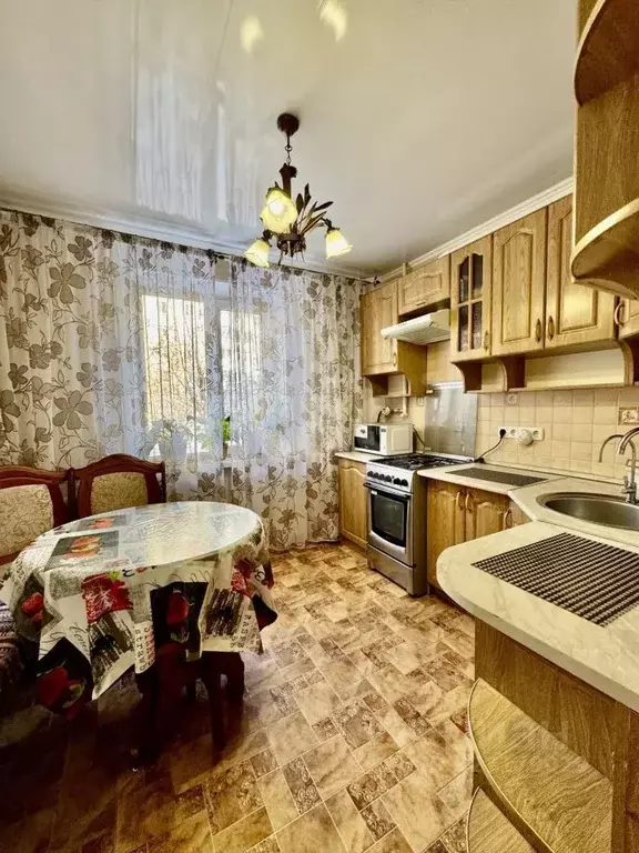 3-к кв. Белгородская область, Белгород ул. 5 Августа, 13б (70.6 м) - Фото 1