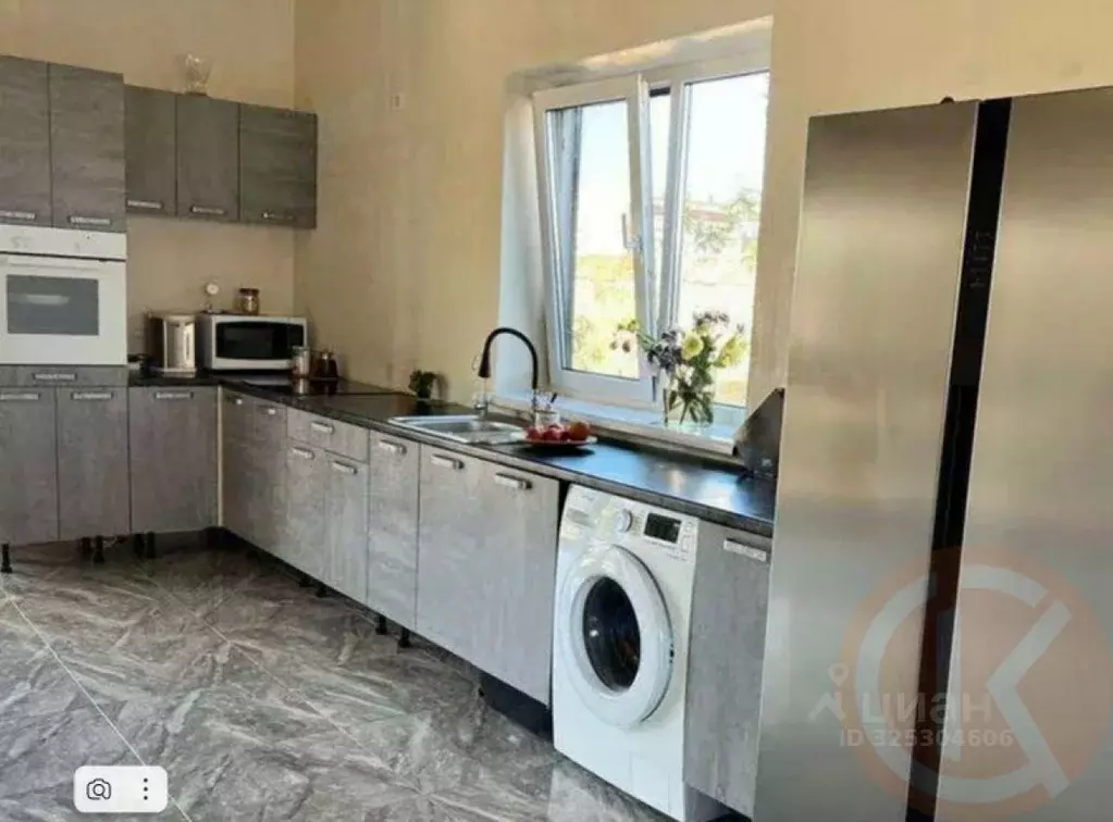 Дом в Крым, Сакский район, с. Уютное ул. Садовая (185 м) - Фото 2