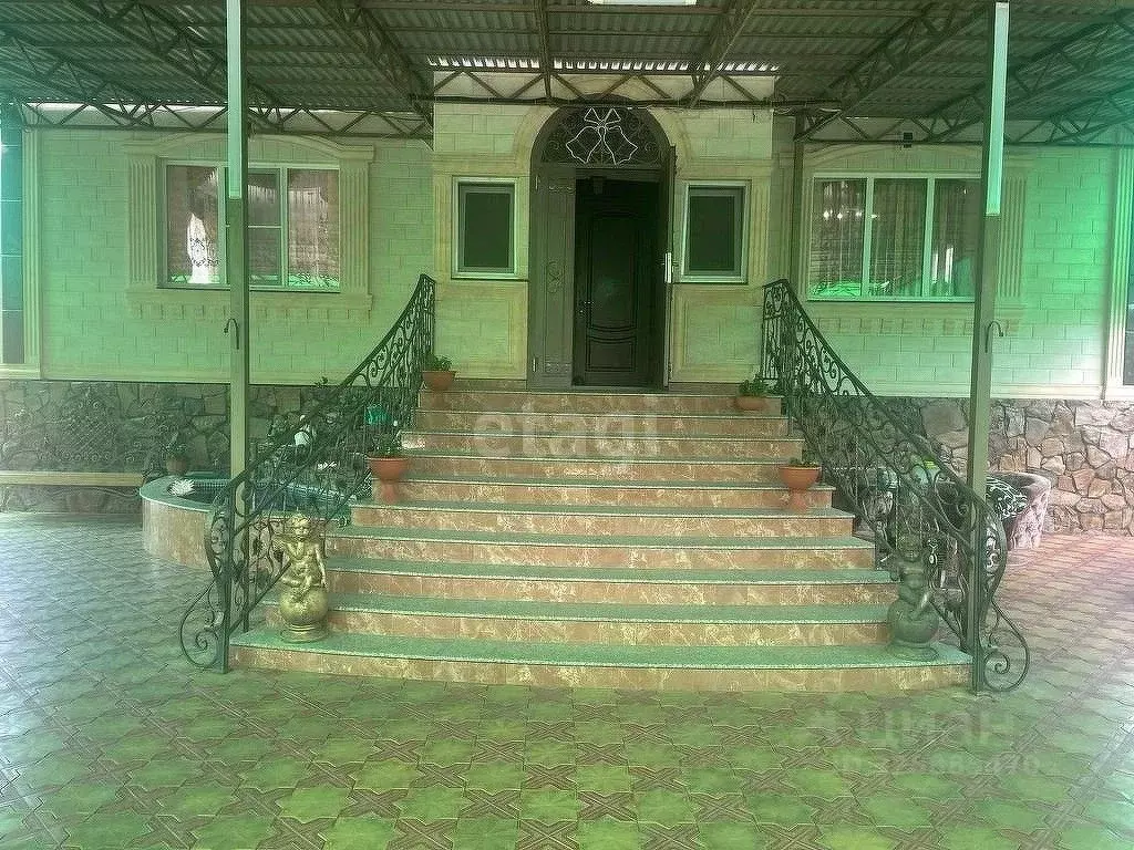 Дом в Адыгея, Майкоп городской округ, пос. Западный ул. Вишневая (286 ... - Фото 1