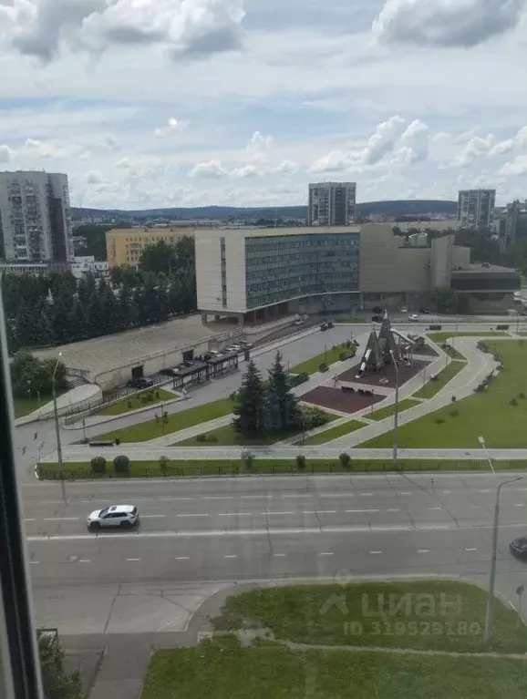 2-к кв. Кемеровская область, Новокузнецк ул. Тольятти, 42 (43.2 м) - Фото 0