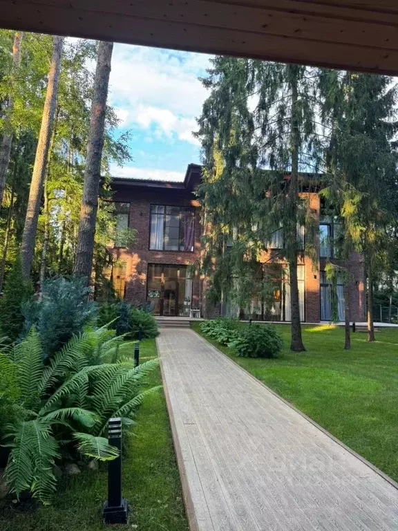 Дом в Московская область, Красногорск городской округ, с. ... - Фото 1