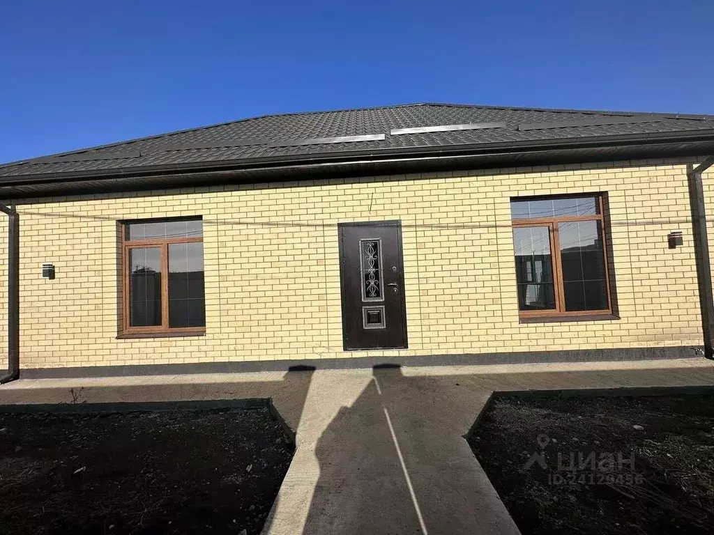 Дом в Краснодарский край, Динской район, Новотитаровская ст-ца ... - Фото 1