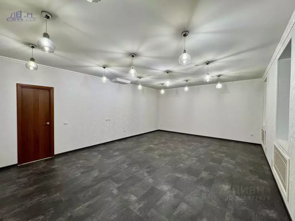 Торговая площадь в Санкт-Петербург Боровая ул., 36-38 (64 м) - Фото 1