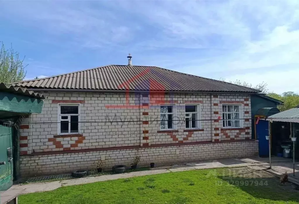 Дом в Белгородская область, Старооскольский городской округ, с. ... - Фото 1