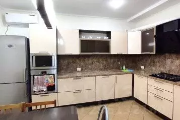 Дом в Краснодарский край, Ейск ул. Кропоткина, 4 (90 м) - Фото 0