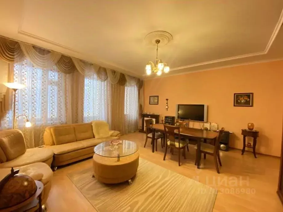 5-к кв. Пермский край, Березники ул. Пятилетки, 24А (320.3 м) - Фото 1