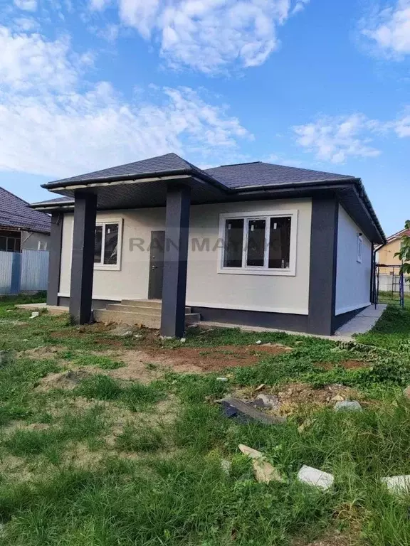 Дом в Адыгея, Майкоп ул. Ашхамафа (100 м) - Фото 1