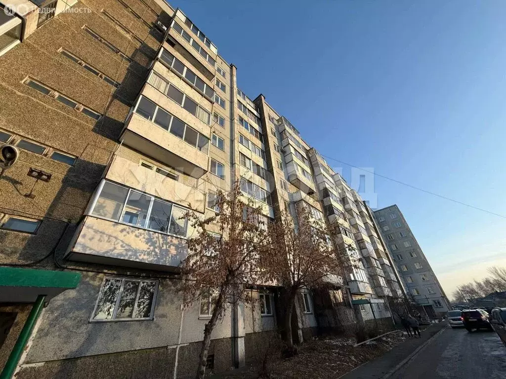 3-комнатная квартира: Абакан, улица Пушкина, 25 (64.5 м) - Фото 1