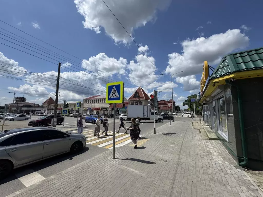 Торговая площадь в Краснодарский край, Усть-Лабинск Октябрьская ул., ... - Фото 1