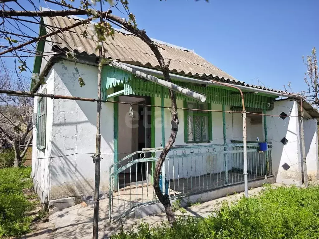 Дом в Крым, Сакский район, Ореховское с/пос, Труд СПК ул. 3-я ... - Фото 1