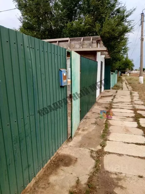 Дом в Калмыкия, Октябрьский район, пос. Большой Царын ул. Ленина (72 ... - Фото 2