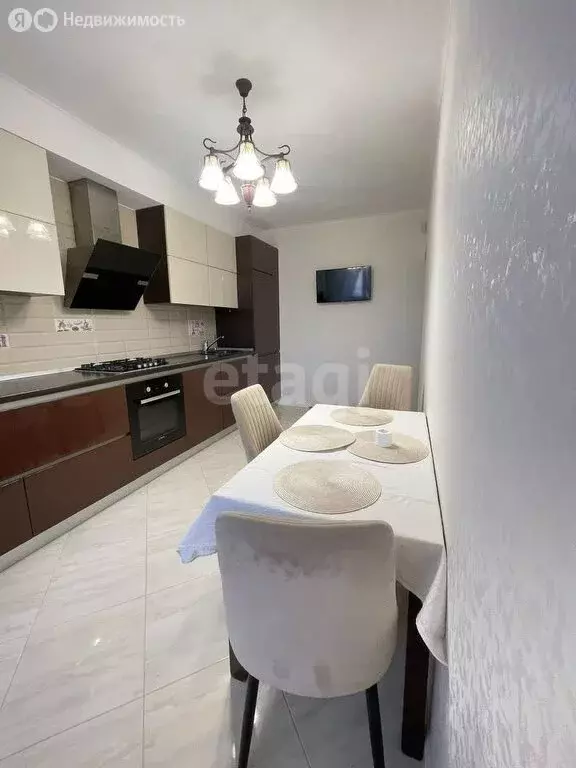 3-комнатная квартира: Калининград, Юбилейная улица, 6 (81.6 м) - Фото 1