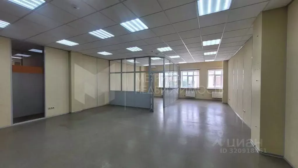 Офис в Тюменская область, Тюмень Харьковская ул., 83Ак4 (82 м) - Фото 1