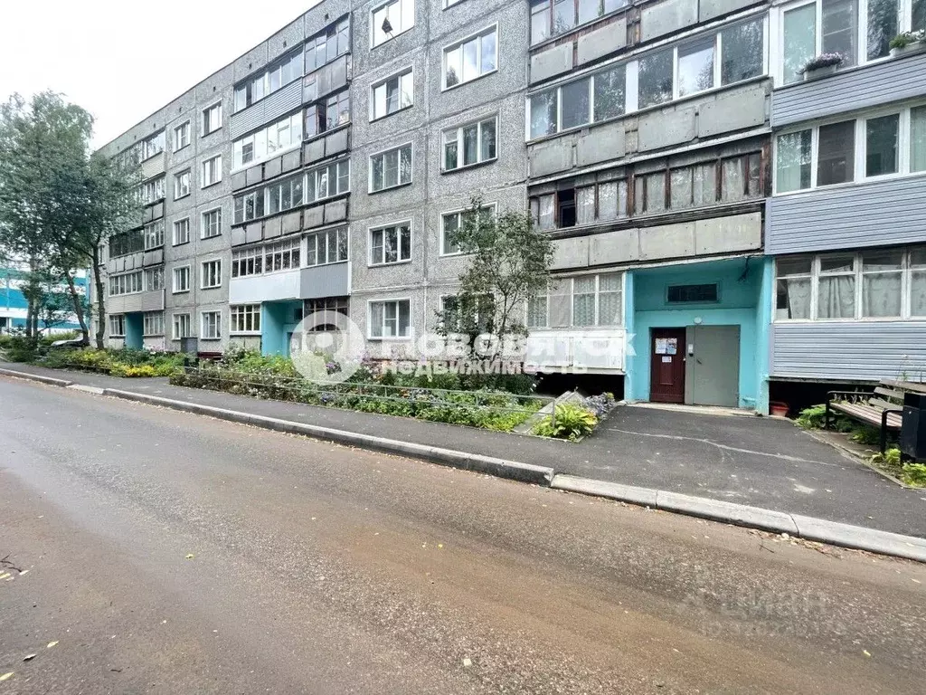 2-к кв. Кировская область, Киров Радужный мкр, ул. Индустриальная, 6А ... - Фото 0