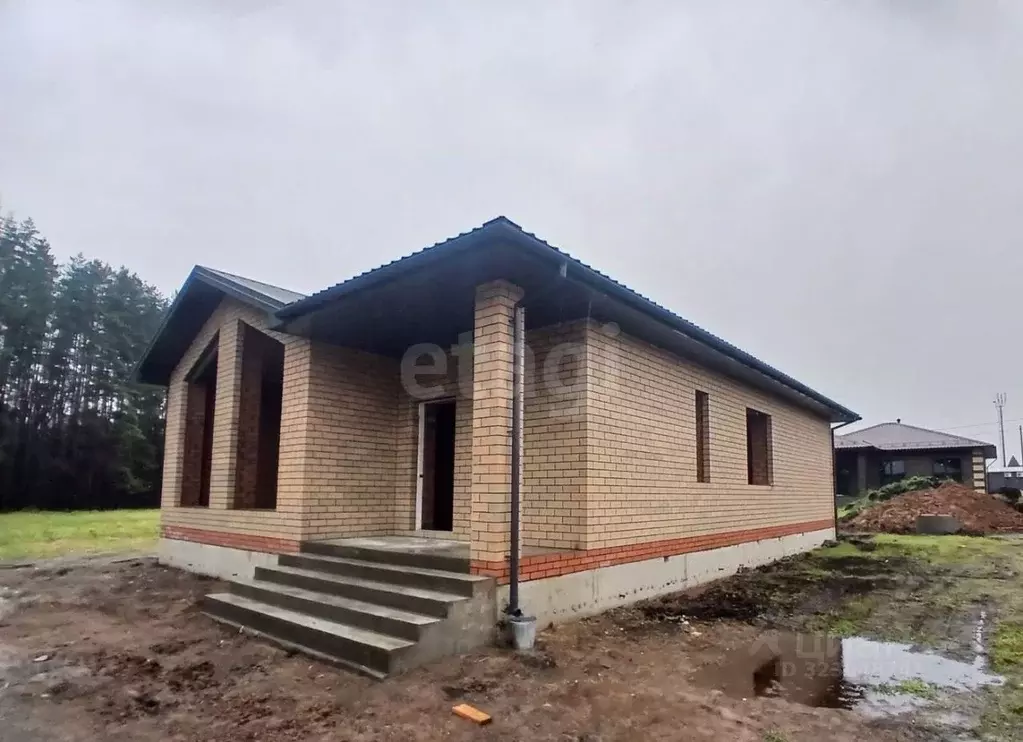 Дом в Башкортостан, Иглинский район, с. Акбердино ул. Марии Васильевой ... - Фото 0