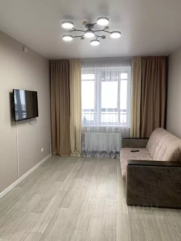 1-к кв. Татарстан, Набережные Челны ул. Шамиля Усманова, 18А (33.0 м) - Фото 1