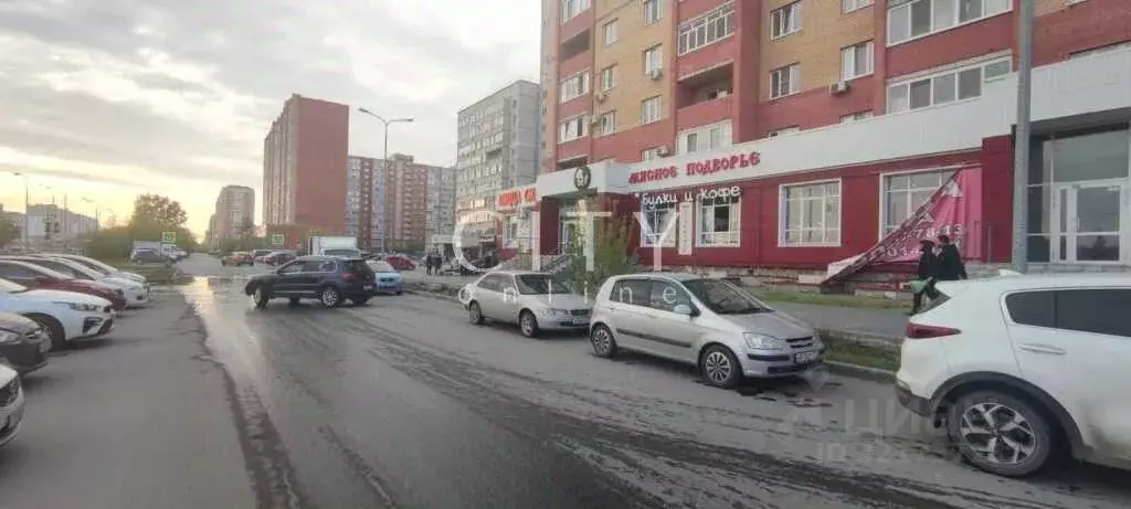 Торговая площадь в Тюменская область, Тюмень Широтная ул., 215 (300 м) - Фото 1