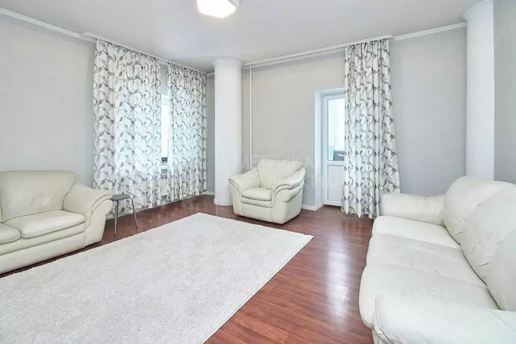 2-к кв. Тюменская область, Тюмень ул. 50 лет ВЛКСМ, 15 (66.0 м) - Фото 1