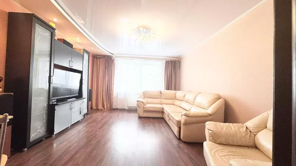 3-к кв. Саратовская область, Энгельс ул. Тельмана, 150б (101.7 м) - Фото 1