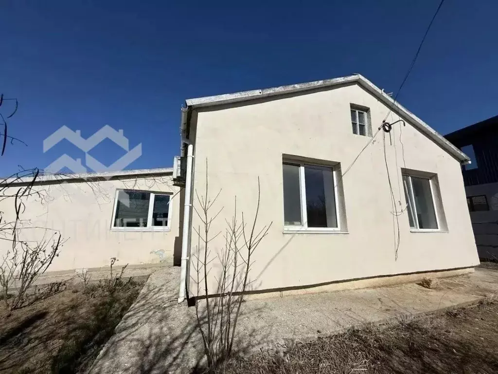 Дом в Крым, Сакский район, с. Уютное, Прибой СПК ул. Садовая, 26 (102 ... - Фото 1