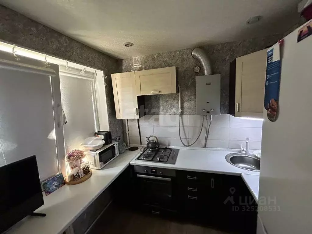 2-к кв. Адыгея, Майкоп Привокзальная ул., 175 (47.3 м) - Фото 0