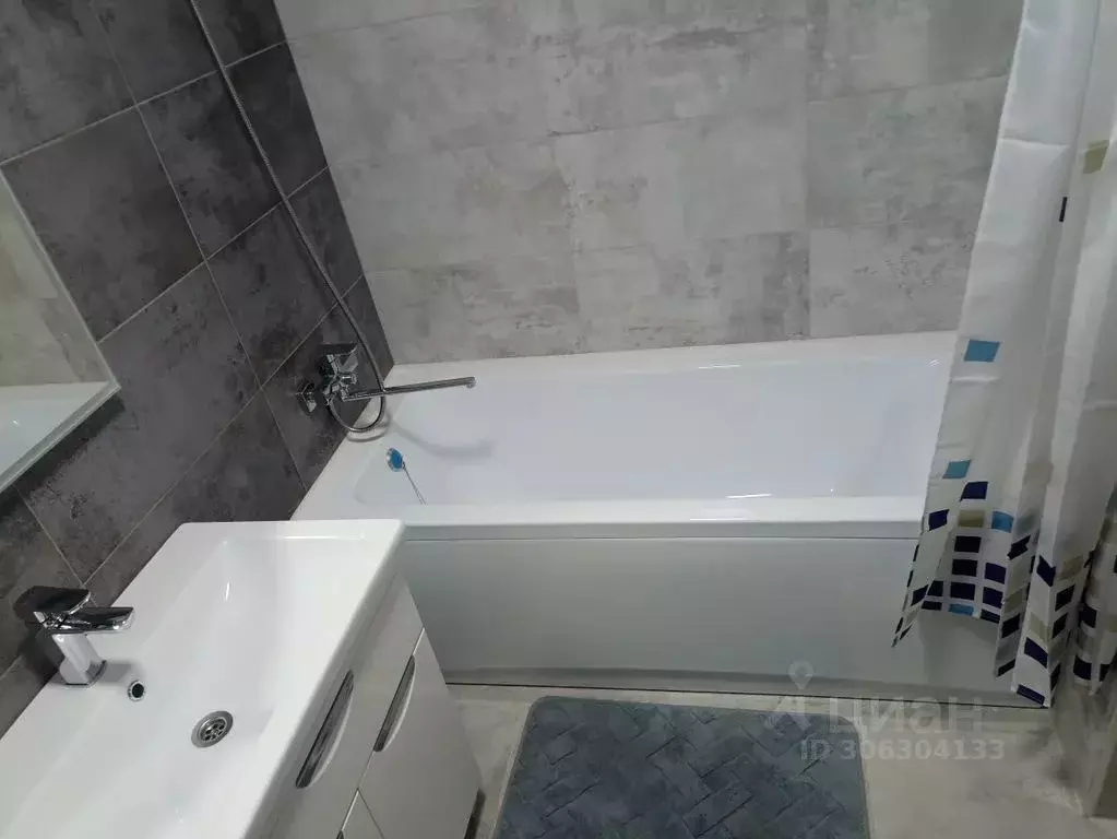 3-к кв. Дагестан, Каспийск ул. Каспийская, 4Е (87.0 м) - Фото 1