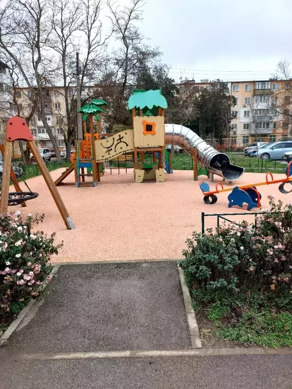 3-к кв. Крым, Керчь ул. Юных Ленинцев, 7 (48.0 м) - Фото 1