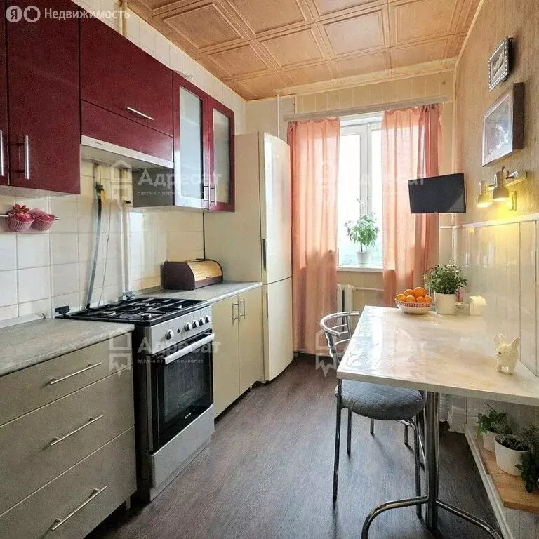 3-комнатная квартира: Волгоград, улица Генерала Штеменко, 31 (64.5 м) - Фото 0