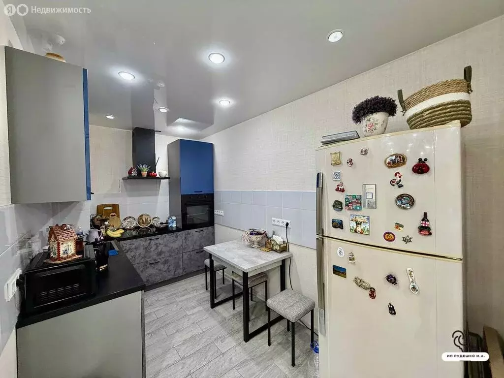 3-комнатная квартира: деревня Большие Жеребцы, микрорайон Восточный, ... - Фото 2