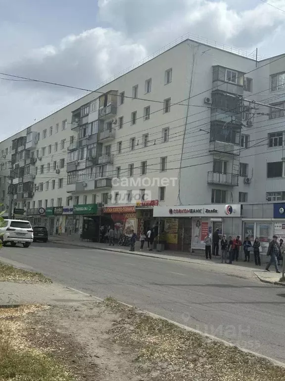 3-к кв. Волгоградская область, Волгоград ул. Маршала Еременко, 100 ... - Фото 0
