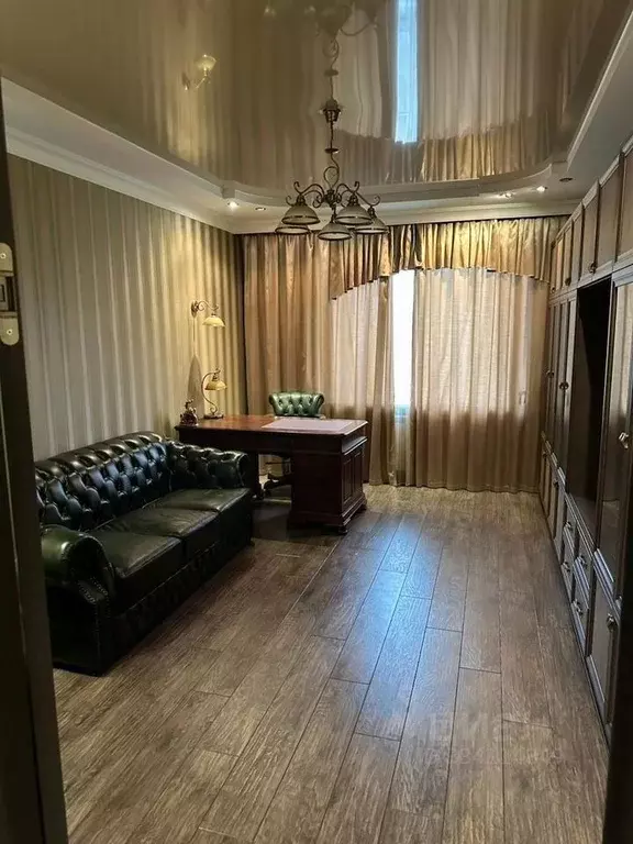 5-к кв. Санкт-Петербург ул. Ушинского, 2к1 (130.0 м) - Фото 1