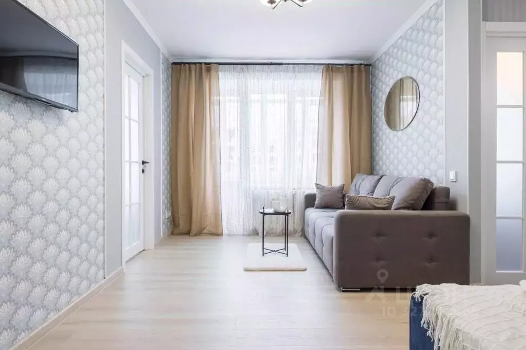 2-к кв. Татарстан, Казань ул. Гаяза Исхаки, 1 (45.0 м) - Фото 0