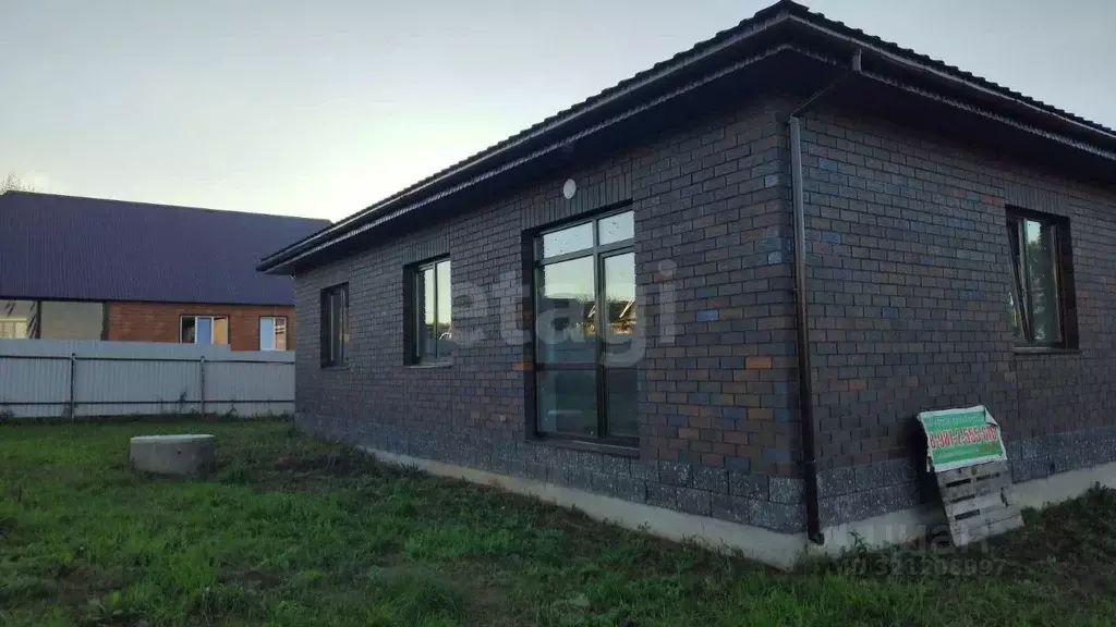 Дом в Башкортостан, Кармаскалинский район, д. Савалеево  (125 м) - Фото 1