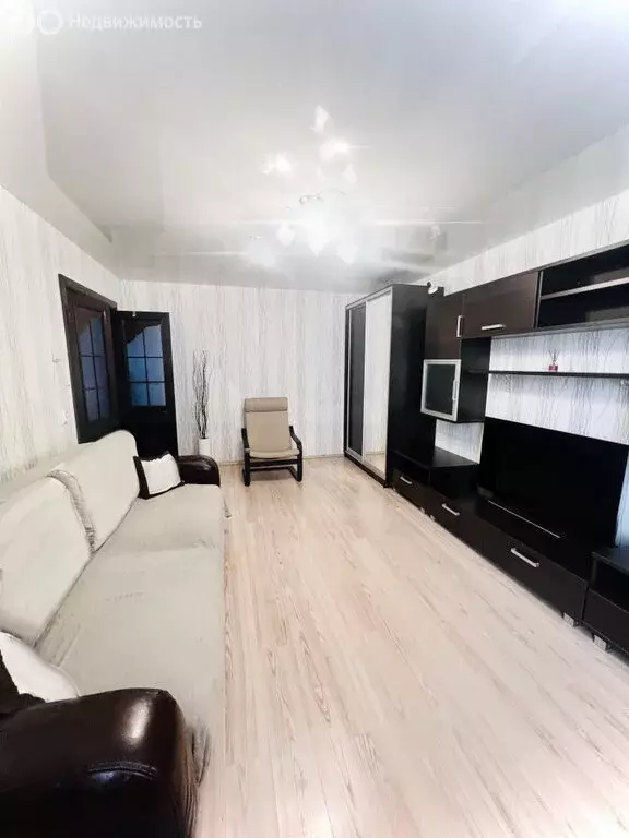 2-комнатная квартира: Екатеринбург, улица Софьи Перовской, 117 (42.8 ... - Фото 2