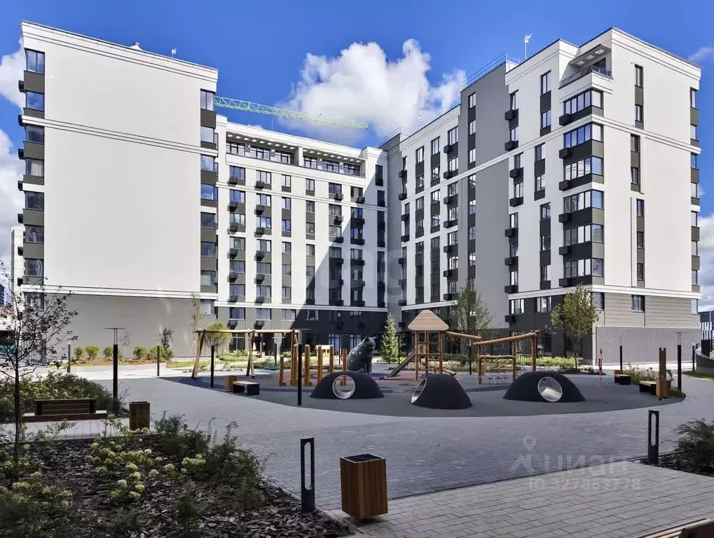 2-к кв. Тюменская область, Тюмень ул. Братьев Бондаревых, 1 (61.0 м) - Фото 1