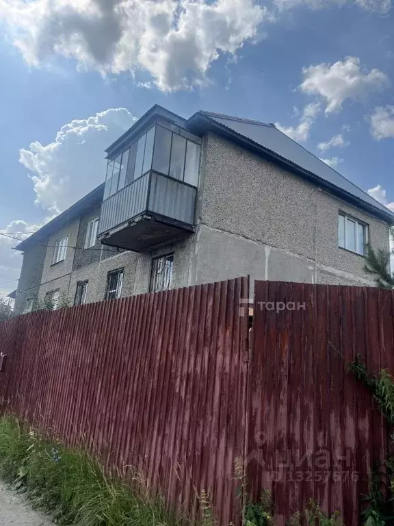 Дом в Челябинская область, Челябинск ул. Танкистов (215 м) - Фото 1