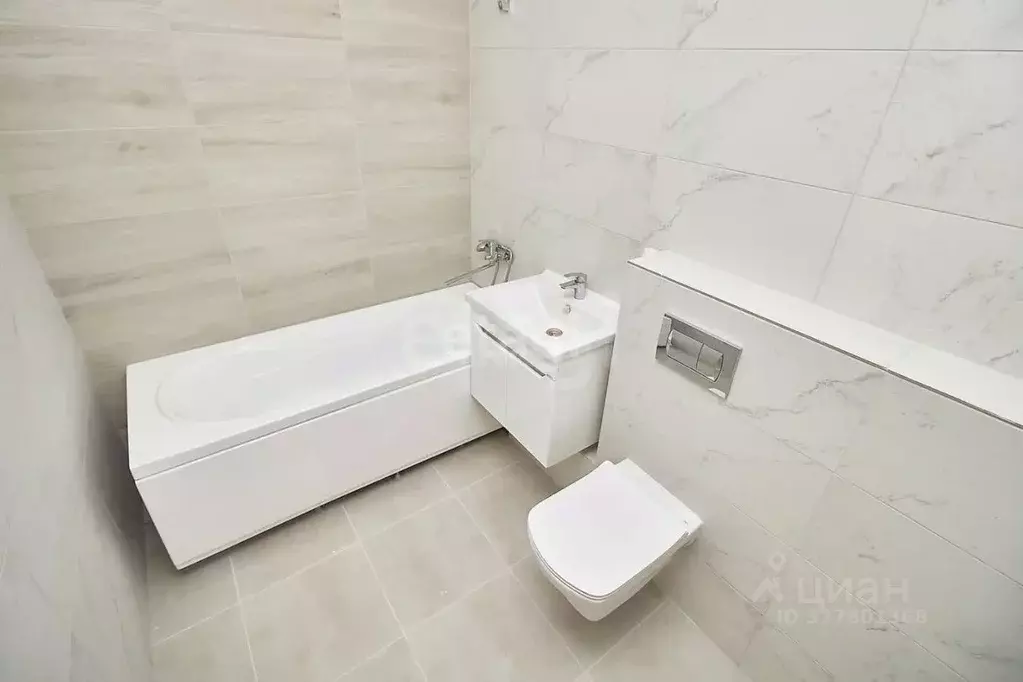 2-к кв. Тюменская область, Тюмень ул. Бориса Прудаева, 4 (65.47 м) - Фото 1