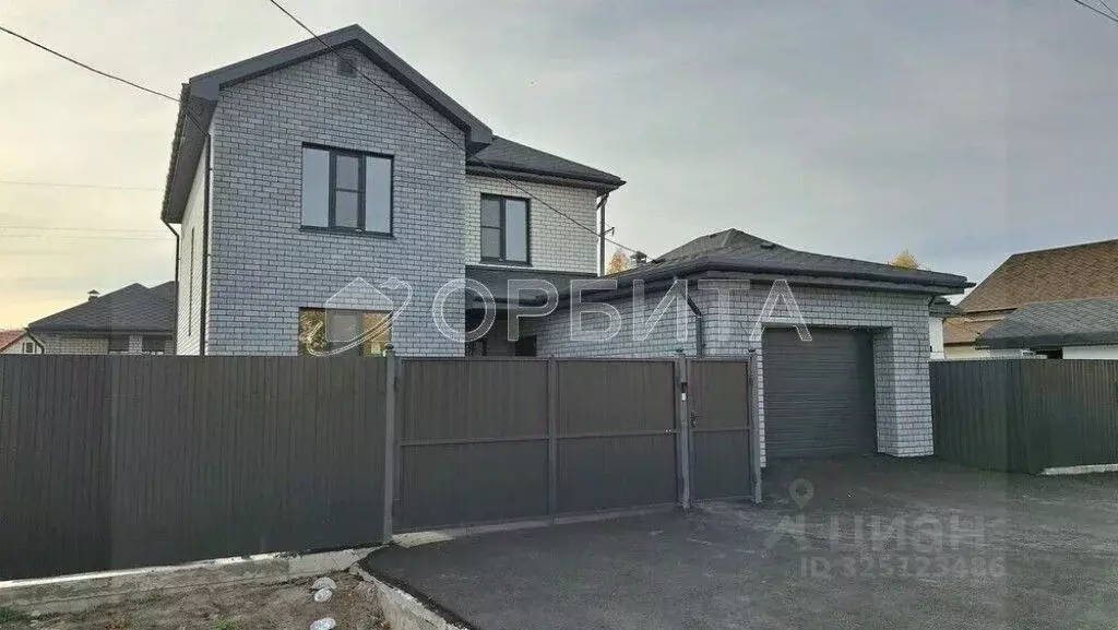 Дом в Тюменская область, Тюмень ул. Чимеевская (180 м) - Фото 1