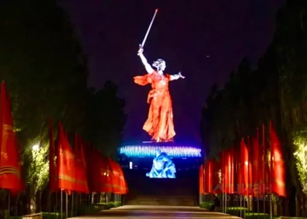 2-к кв. Волгоградская область, Волгоград ул. Карла Либкнехта, 21А ... - Фото 0