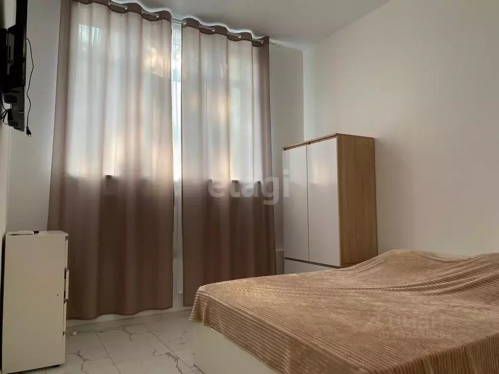 4-к кв. Крым, Феодосия ул. Дмитрия Ульянова, 4 (65.4 м) - Фото 1