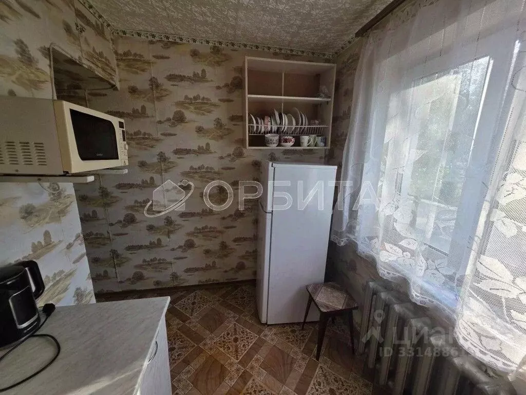 3-к кв. Тюменская область, Тюмень ул. Космонавтов, 33А (58.0 м) - Фото 2
