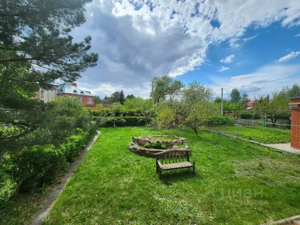 Коттедж в Саратовская область, с. Усть-Курдюм ул. Крайняя, 27 (505 м) - Фото 0