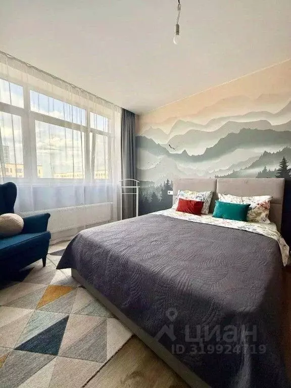 2-к кв. Тюменская область, Тюмень ул. Тимофея Чаркова, 83 (81.0 м) - Фото 0