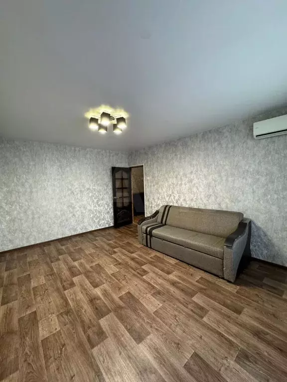 2-к. квартира, 56 м, 1/5 эт. - Фото 1