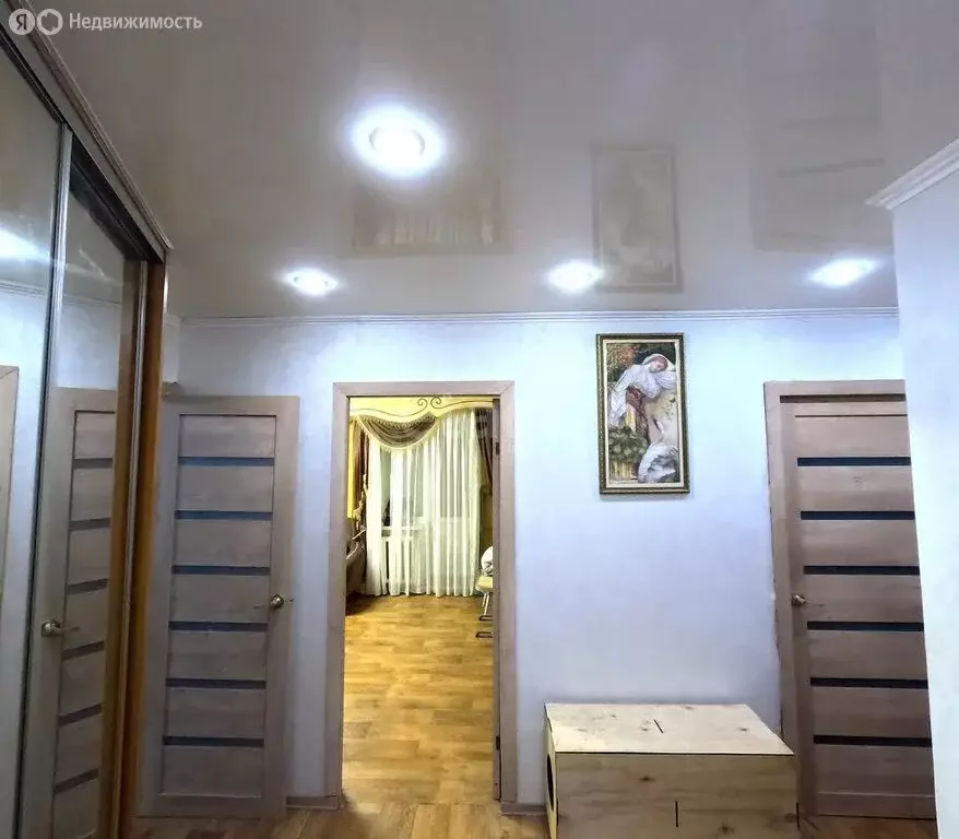 4-комнатная квартира: Альметьевск, улица Гафиатуллина, 31 (70.3 м) - Фото 1
