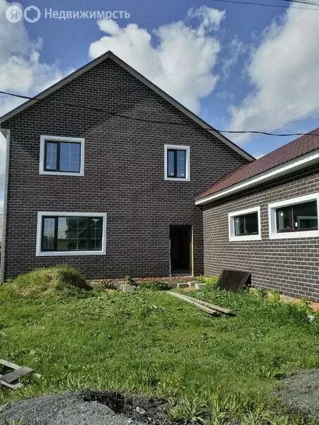 Дом в Ялуторовск, улица Лермонтова (280.5 м) - Фото 0