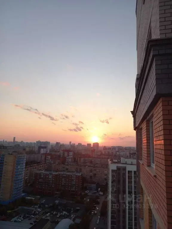 2-к кв. Свердловская область, Екатеринбург ул. Ирбитская, 8 (77.0 м) - Фото 1