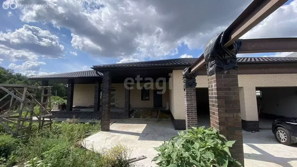Дом в Белгород, Извилистая улица (225 м) - Фото 1